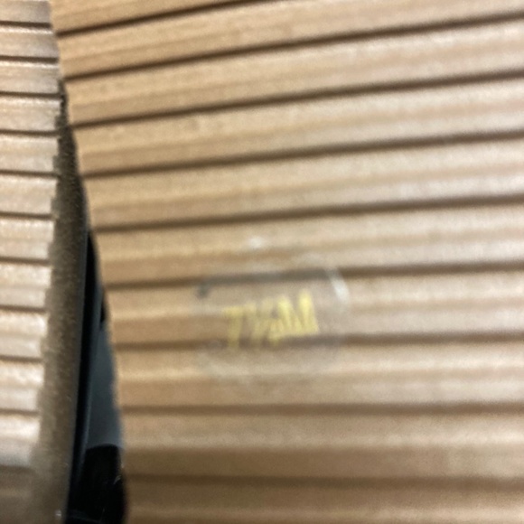 NWOT Vince Camuto Leather Kenendys Slide Sandals - Picture 12 of 13